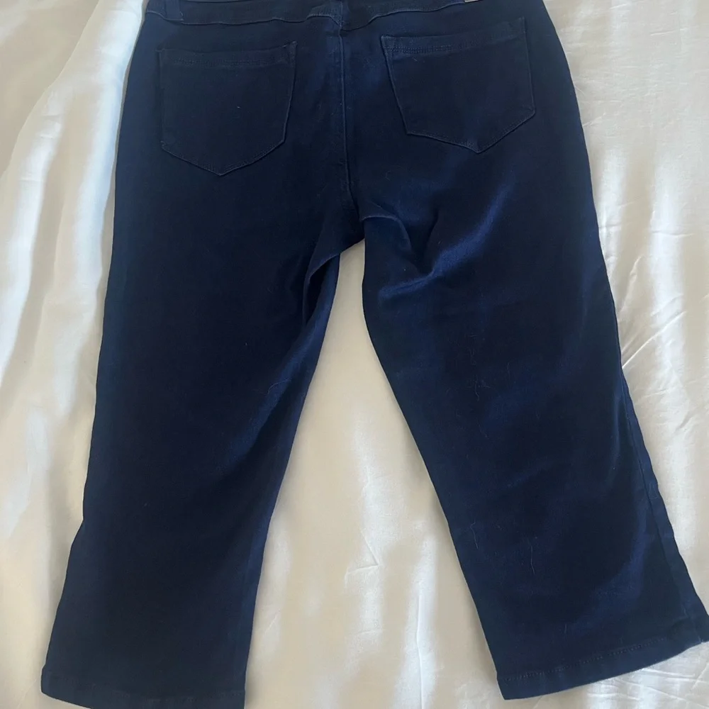 1822 Denim Deep Blue Capri Length Cropped Jeans - Picture 2 of 6
